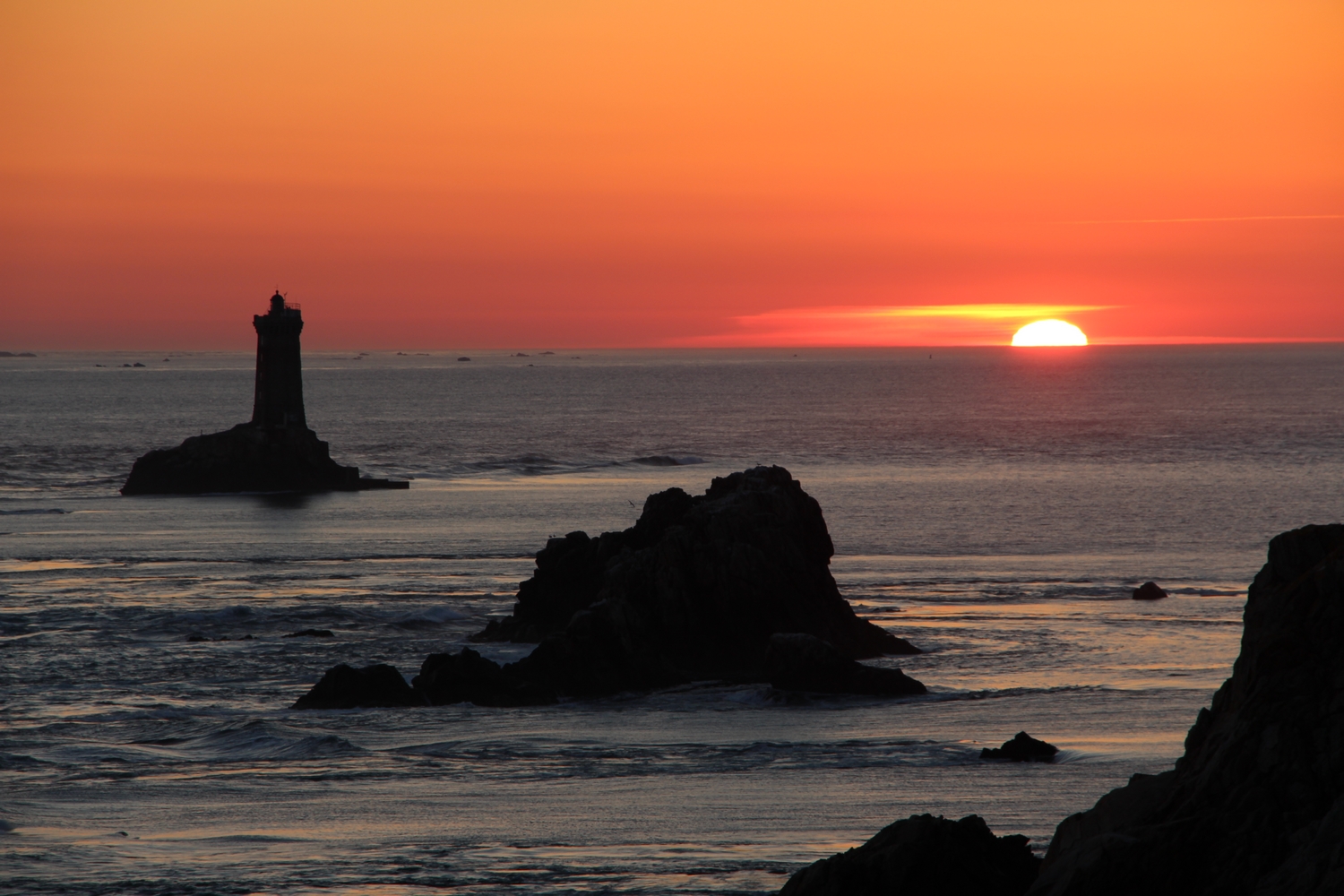 Pointe-du-Raz-coucher-de-soleil