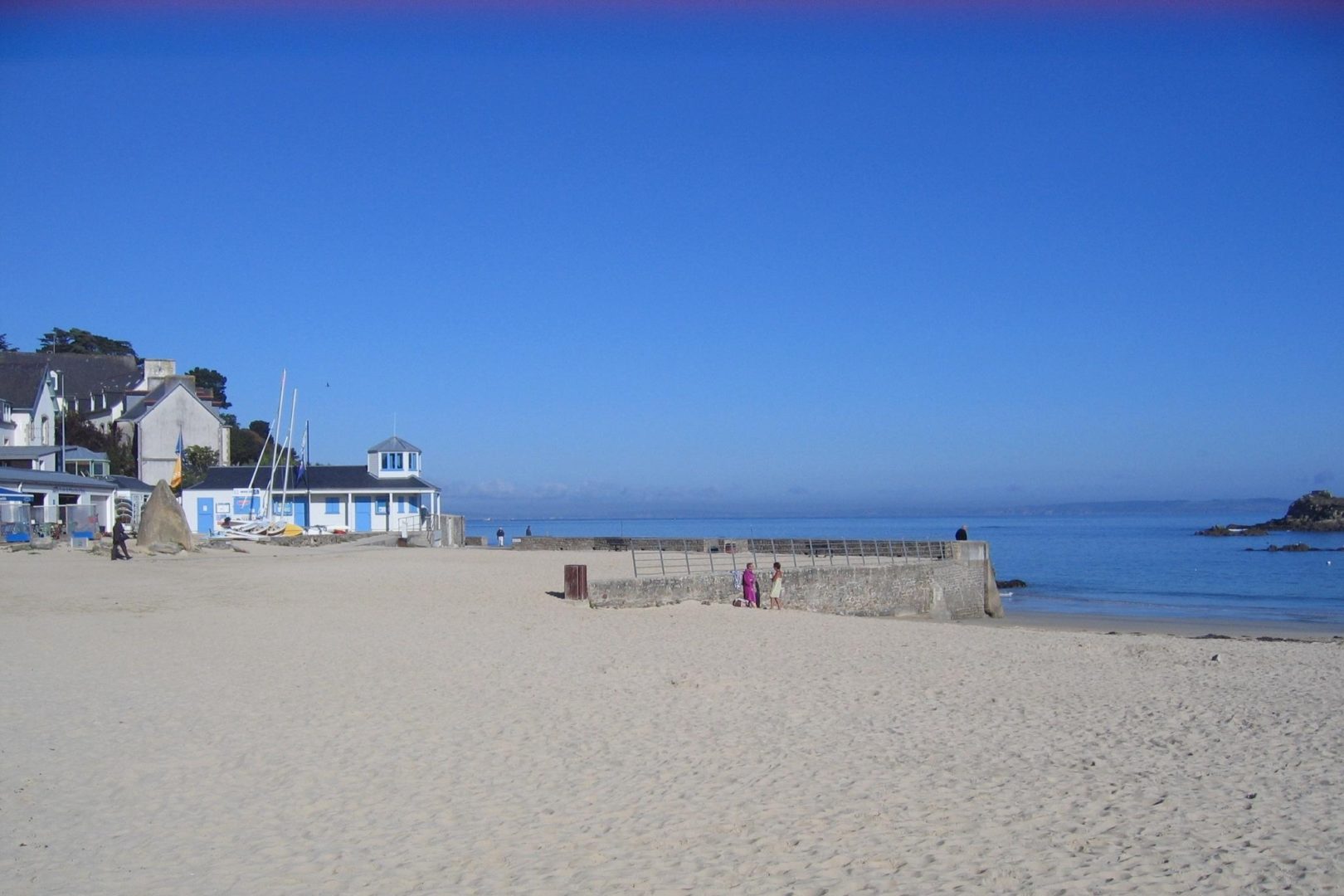 plage_des_sables_blancs_et_plage_saint_jean